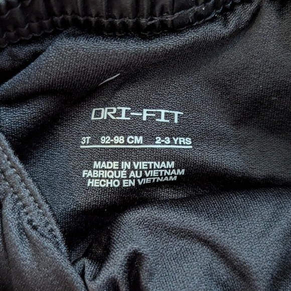 Nike dri-fit shorts - Picture 2 of 2